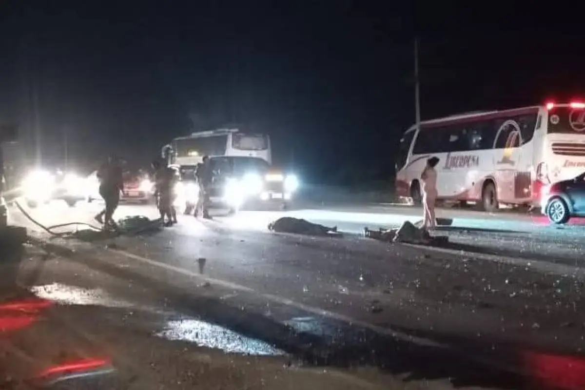 Accidente camión militar vía Guayaquil Santa Elena