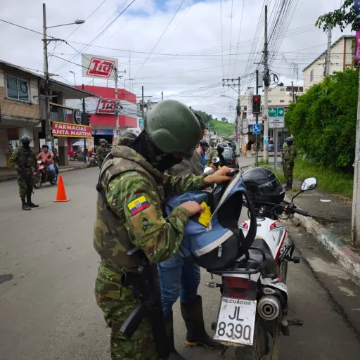 500 militares desplegados en Calceta para reforzar seguridad ciudadana