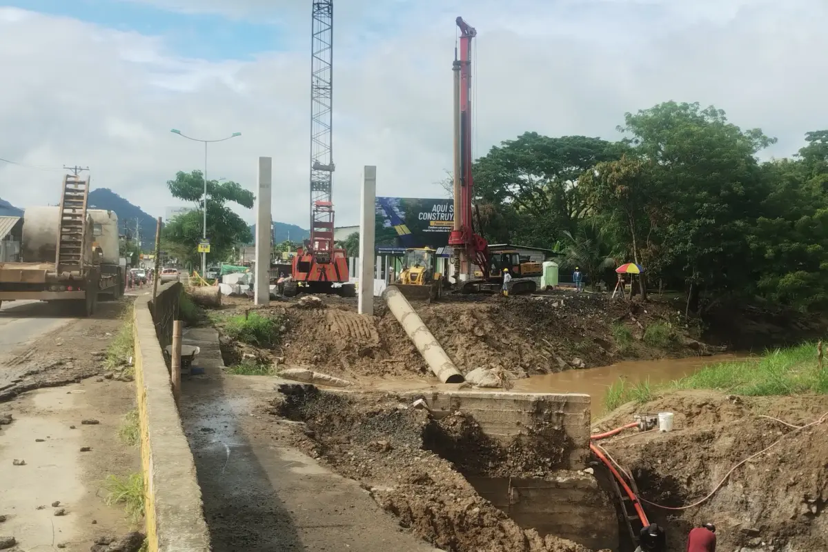 Llegan los primeros pilotes para la construcción del puente Lodana.