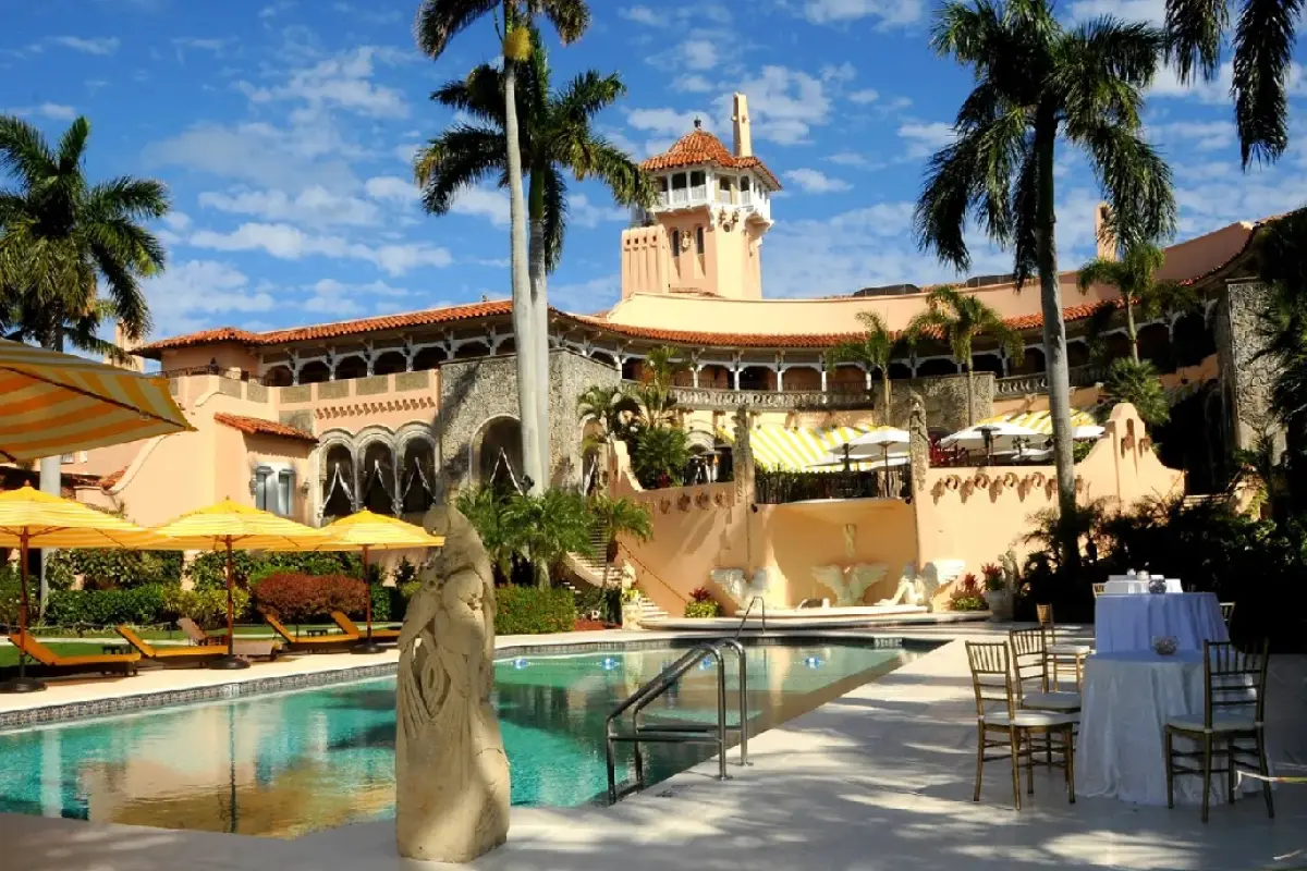 Donald Trump, presidente de Estados Unidos, recibirá este sábado al presidente ecuatoriano, Daniel Noboa, en Mar-a-Lago. Se trata de una mansión ubicada en Palm Beach, Florida.
