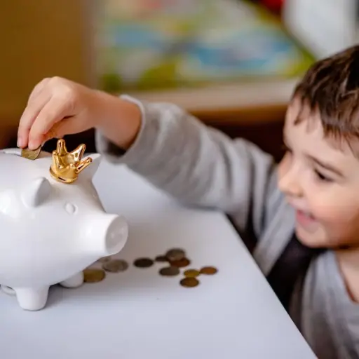 Enseñar el valor del dinero en niños: clave para formar adultos responsables