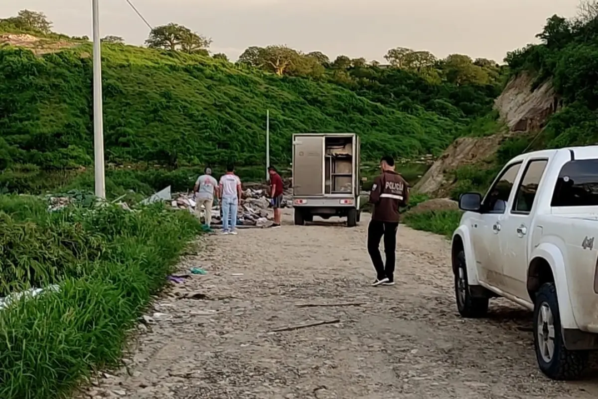 Tres cuerpos aún no son retirados del Centro Forense.