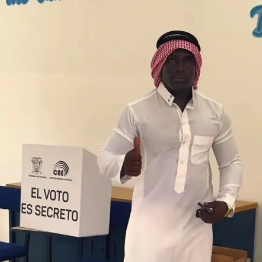 Segundo Castillo lo volvió a hacer: mira cómo lució para ejercer su derecho al voto