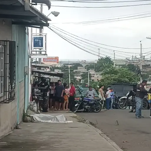 Sicarios mataron a un hombre en el barrio 15 de Abril de Manta, Manabí, en este cantón se reportan 128 muertes violentas en el 2025