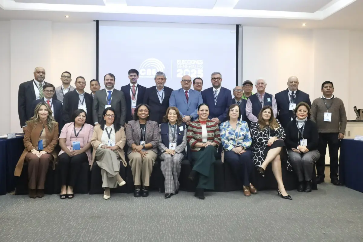 CNE impulsa la capacitación de observadores internacionales para la Segunda Vuelta electoral en Ecuador.