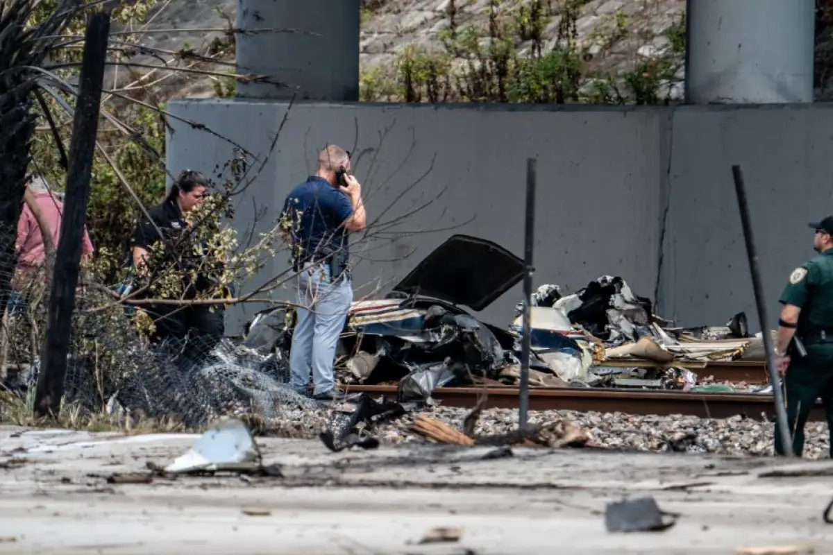 Una avioneta se estrelló en una calle concurrida de Boca Ratón, Florida