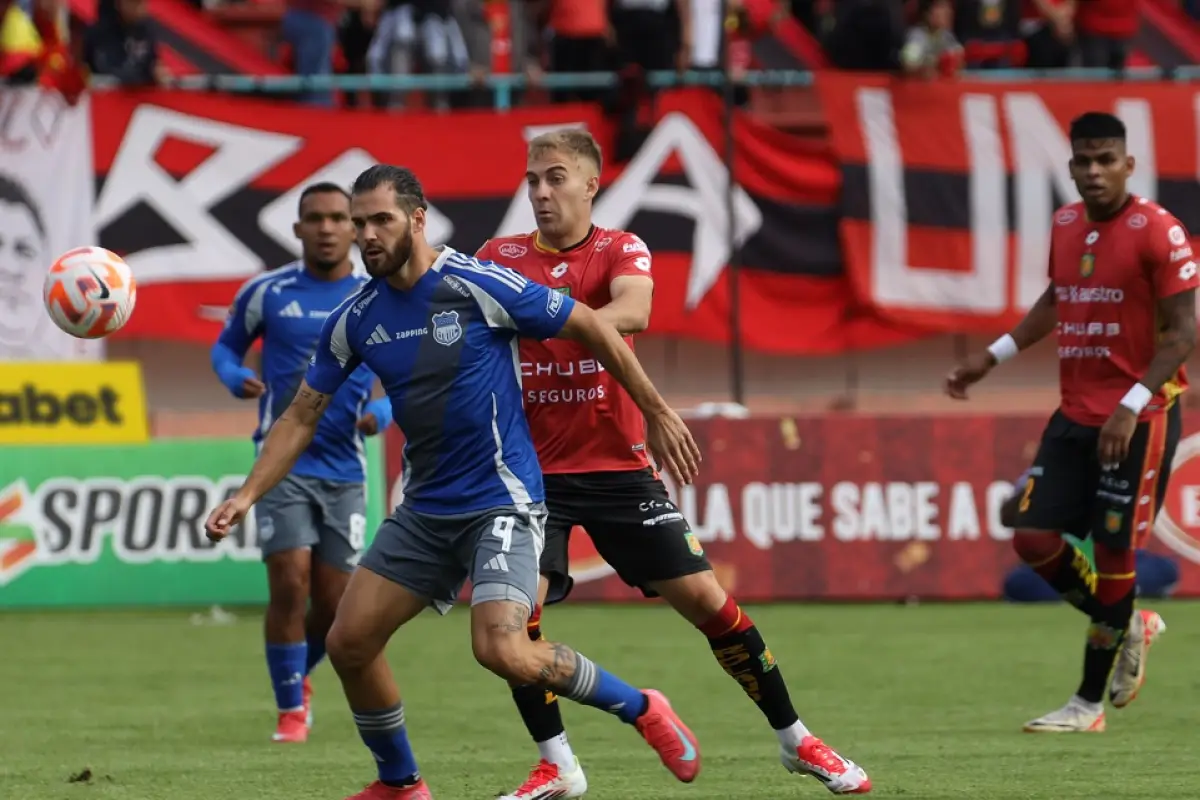 Emelec logró una ajustada victoria por 1-0 frente al Deportivo Cuenca en el estadio Alejandro Serrano Aguilar.