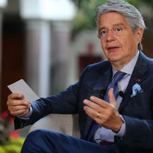 Estos son los requisitos para acceder a las becas ofrecidas por Guillermo Lasso para maestrías en ciencias sociales