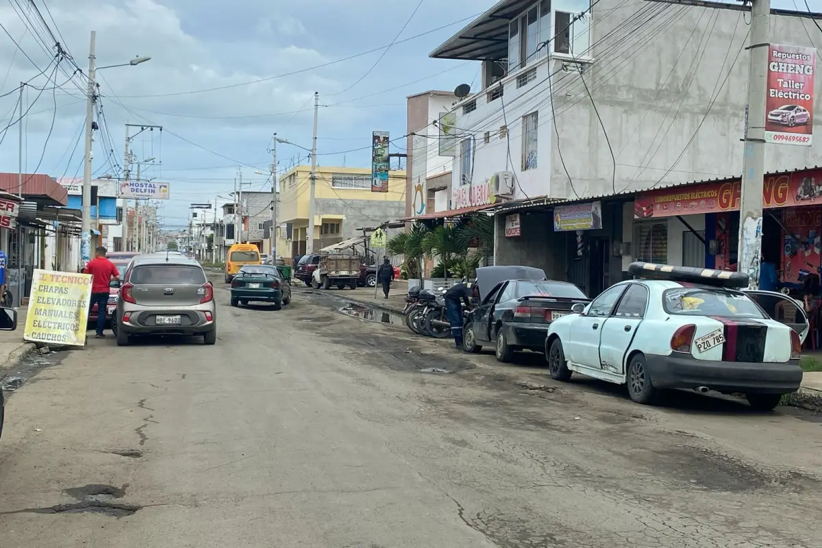 En Manta intervendrán 107 calles en un año. La inversión alcanza los 12 millones de dólares para este proyecto que busca mejorar el estado de las vías del cantón.