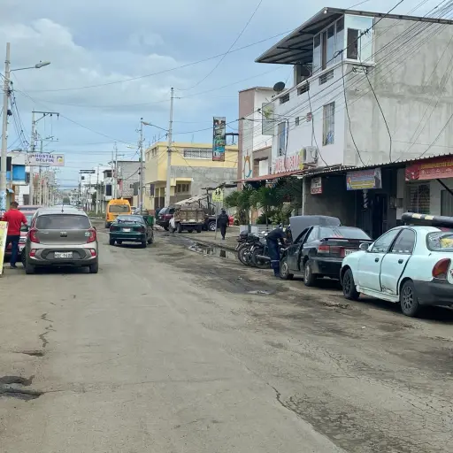 El 28 de abril inician los primeros trabajos para arreglar las calles de Manta