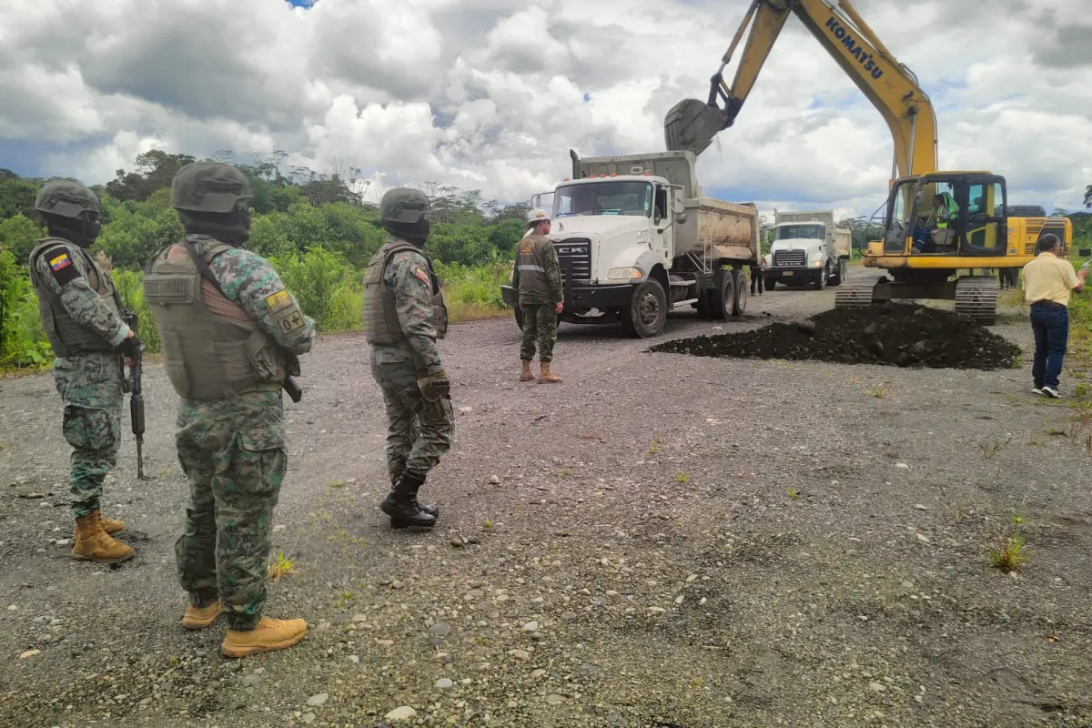 Militares destruyen pista clandestina destina para avionetas