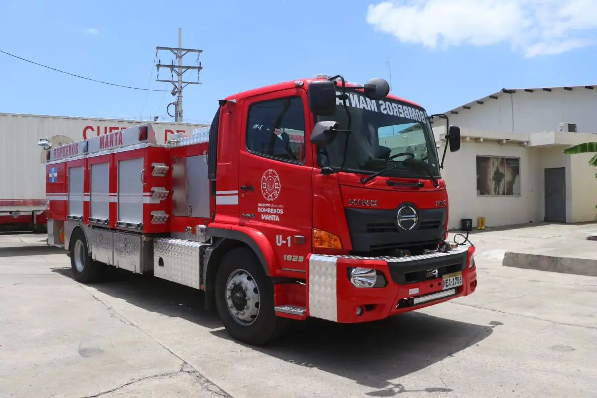 El Cuerpo de Bomberos de Manta adquirió dos camiones contra incendios.