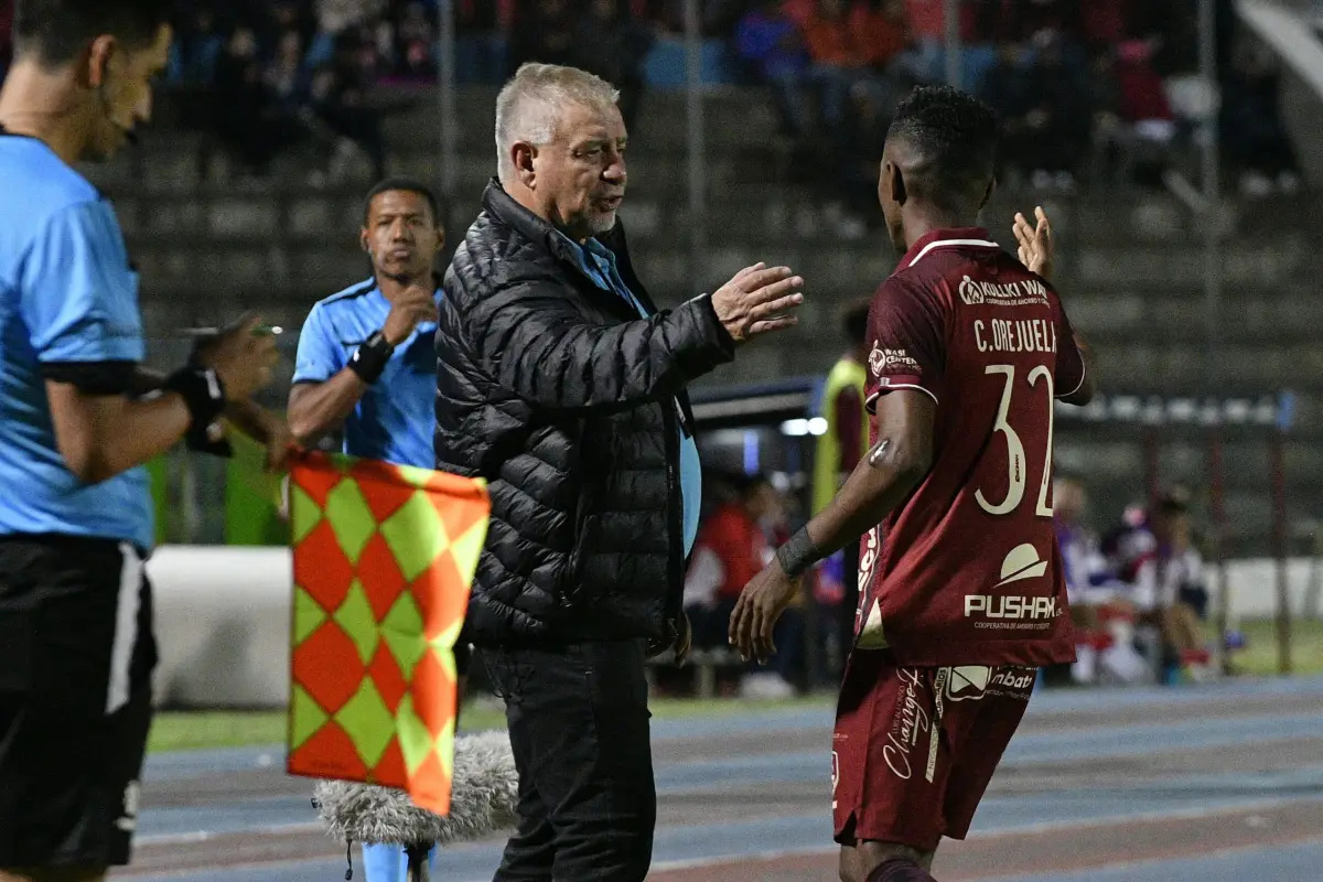 Ever Hugo Almeida, entrenador de Mushuc Runa.