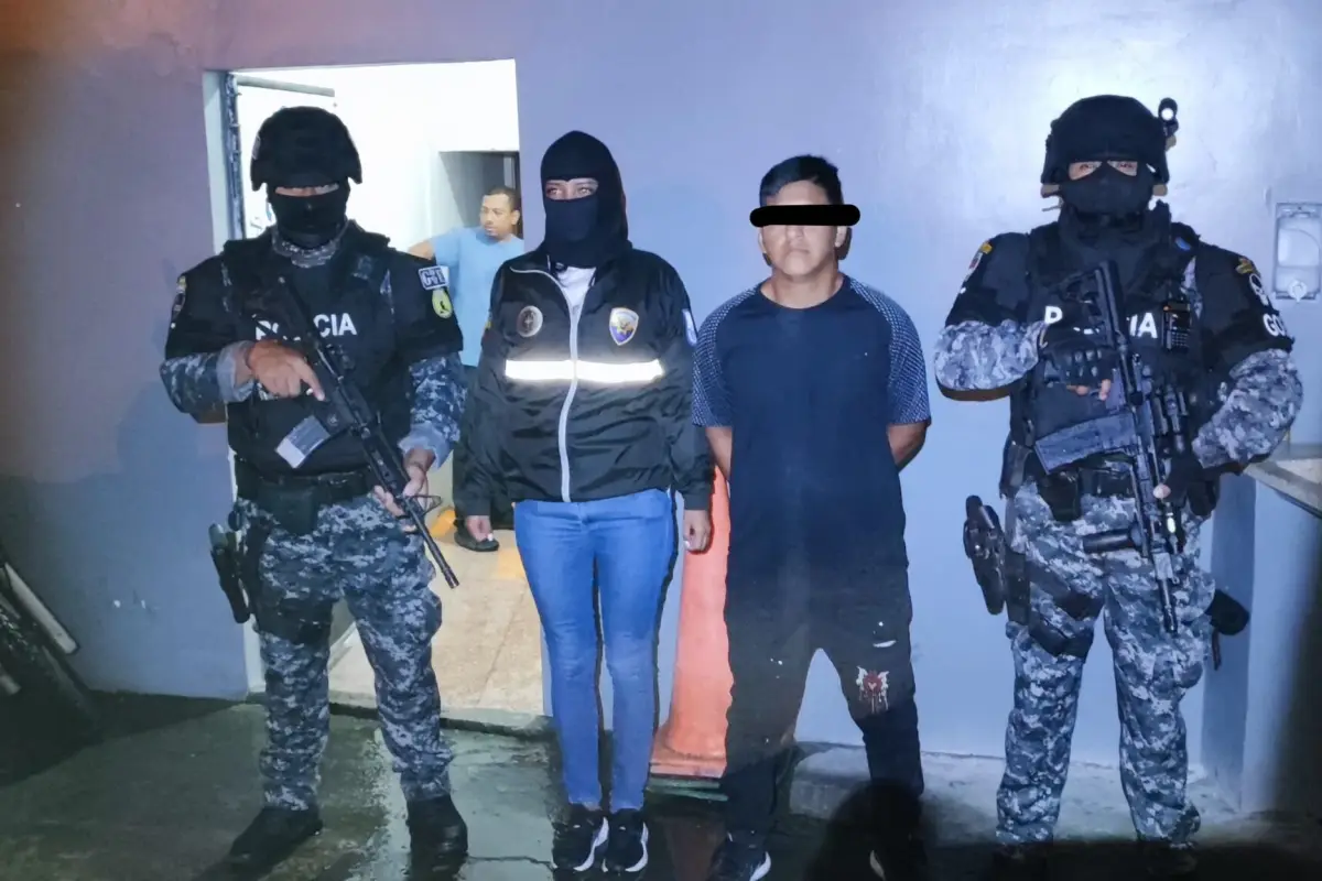 Policía Judicial detiene a un hombre e incauta arma y municiones en allanamiento en Santo Domingo