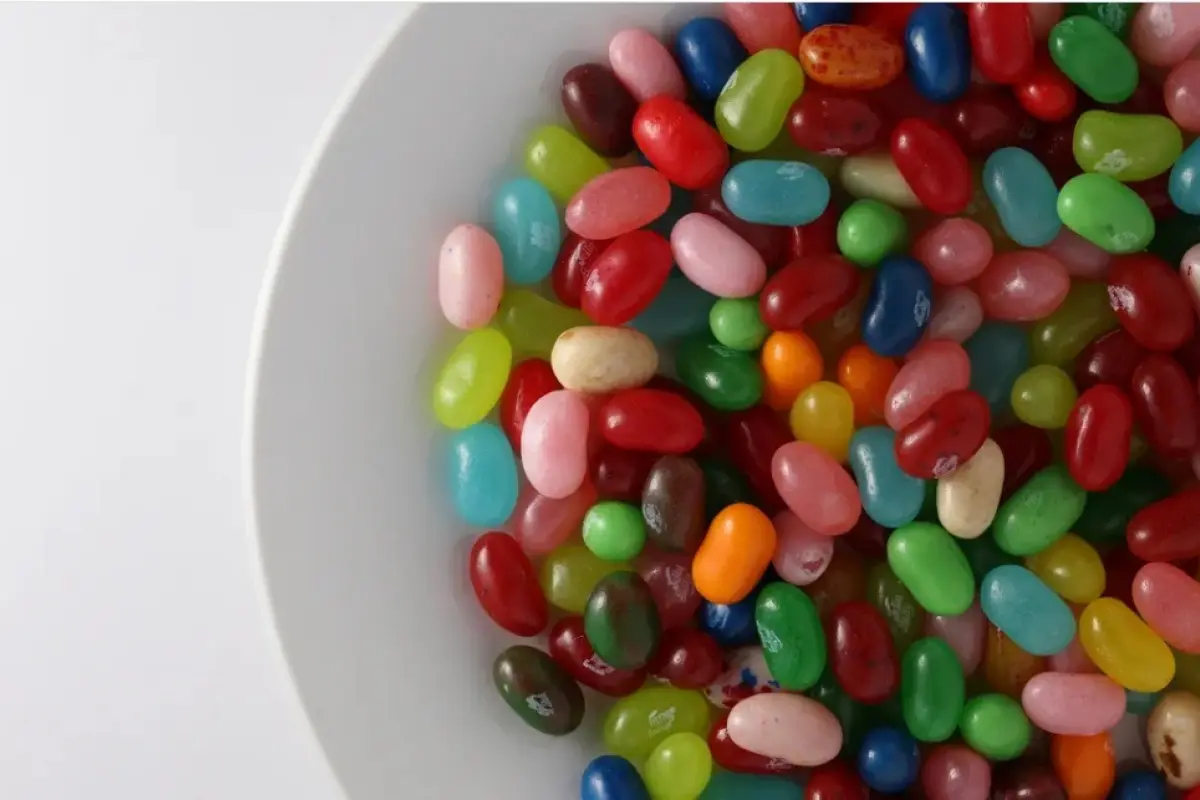 Donald Trump anunció este martes su intención de prohibir todos los colorantes artificiales de los alimentos en Estados Unidos de aquí a finales de 2026