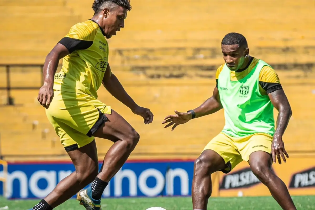 Jugadores de Barcelona SC en un entrenamiento
