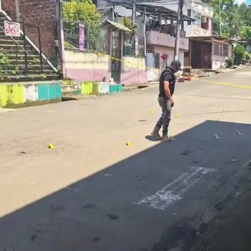 Tres personas heridas tras violento ataque armado en el centro del cantón Santa Ana, en Manabí