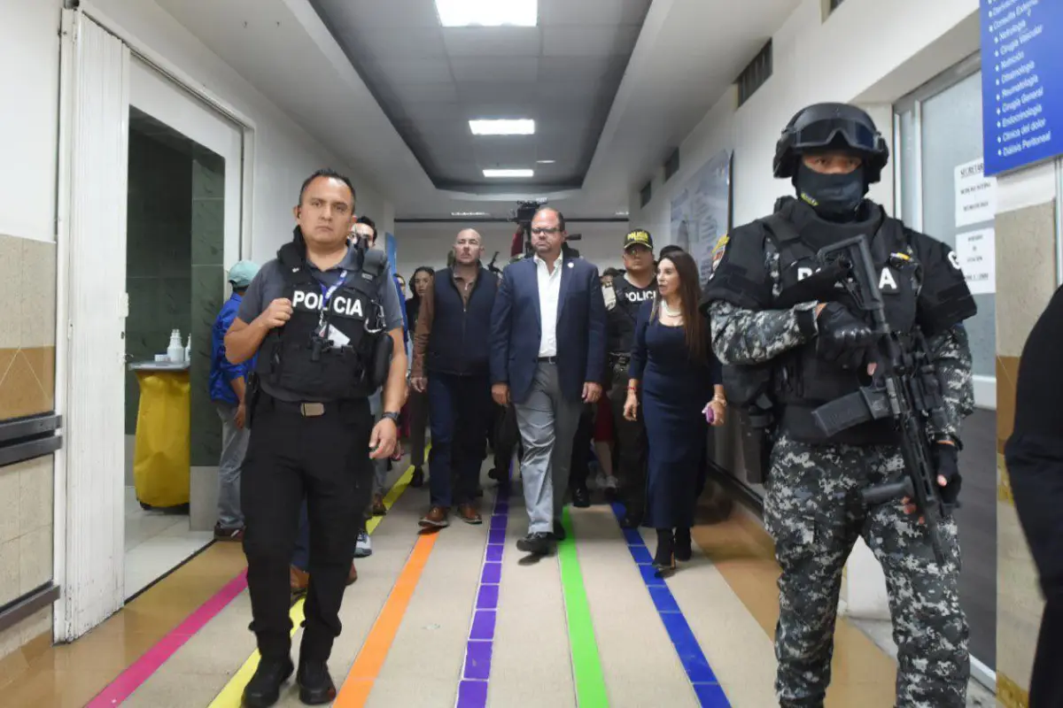 Ministros de Defensa e Interior lideran intervención en el HCAM para investigar vínculos con mafias