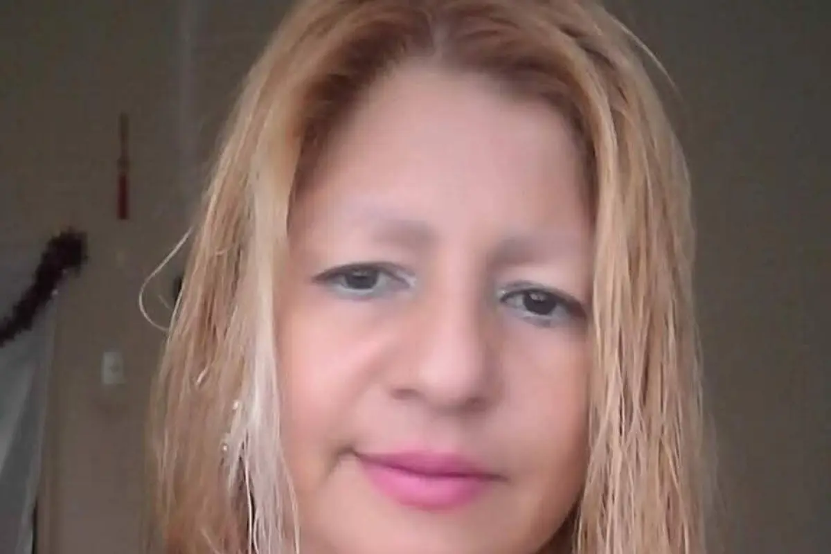 Encuentran sin vida a una mujer en su departamento