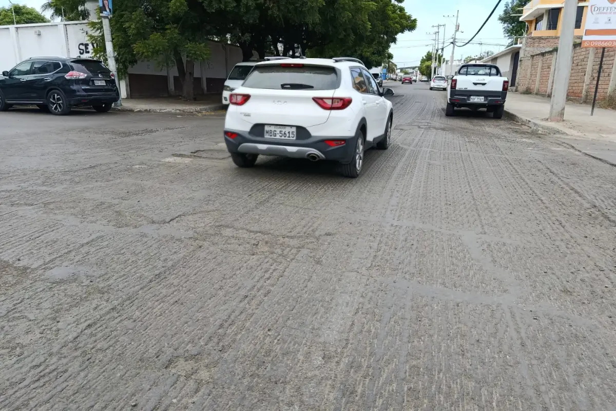En la avenida 24 solo se retiró el fresado; según las autoridades este lunes 19 se ubicará el asfalto.