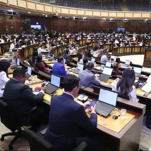 La Asamblea Nacional de Ecuador fomenta la transparencia al desbloquear usuarios previamente restringidos en sus redes sociales