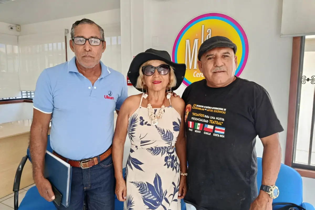 local 1 fundacion Manta, Manuel Gil (izq) promueve junto a demás gestores culturales la fecha de fundación de Manta.