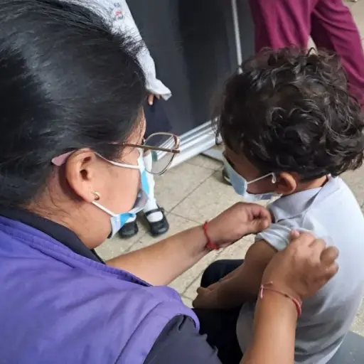 El Ministerio de Salud ha vacunado a más de 5 mil niños contra la tosferina en Manabí y Santo Domingo de los Tsáchilas