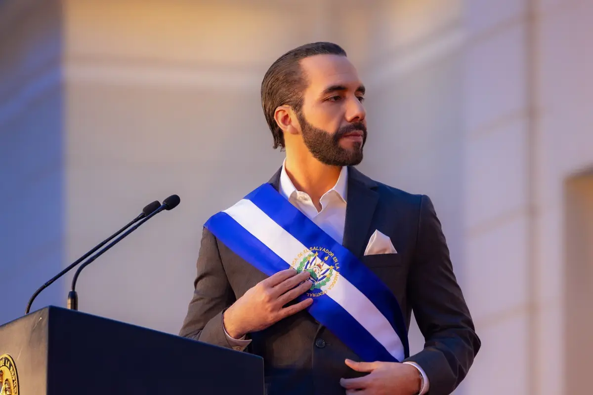Nayib Bukele desmiente con ironía supuestas negociaciones con Barrio 18