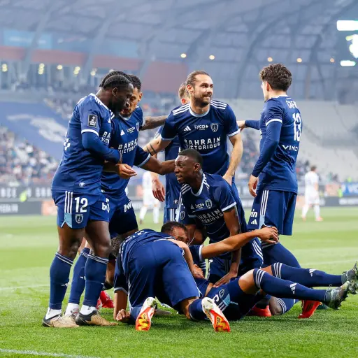 Paris FC empata con Martigues y regresa a la Ligue 1 tras 46 años con ascenso histórico