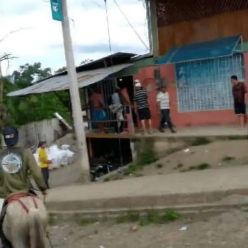 Tres personas resultan heridas en ataque armado dentro de peluquería en Chone, Manabí