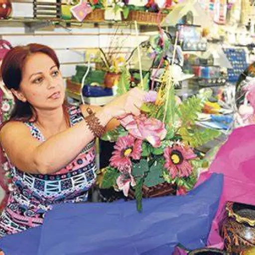 Día de la Madre: ¿Cuánto invierten los hogares ecuatorianos y cómo pagan sus regalos?