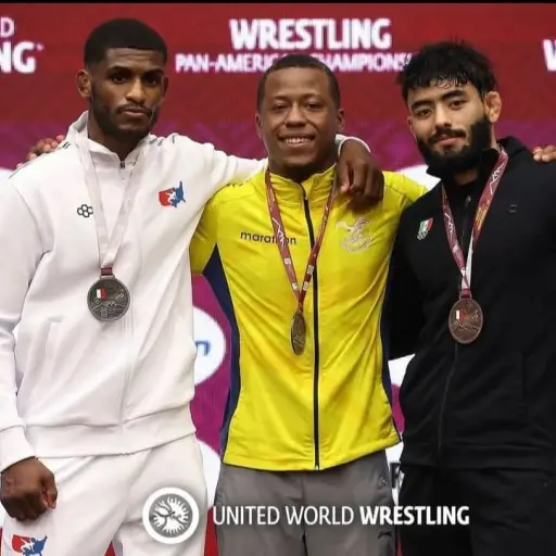 Jeremy Peralta se corona campeón panamericano senior de lucha en Monterrey