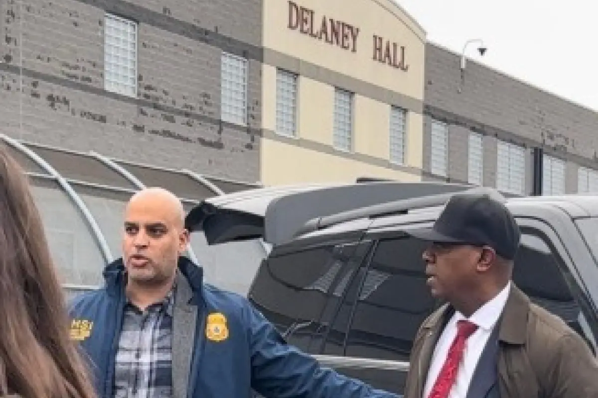 Ras Baraka detenido tras intento de inspección a Delaney Hall