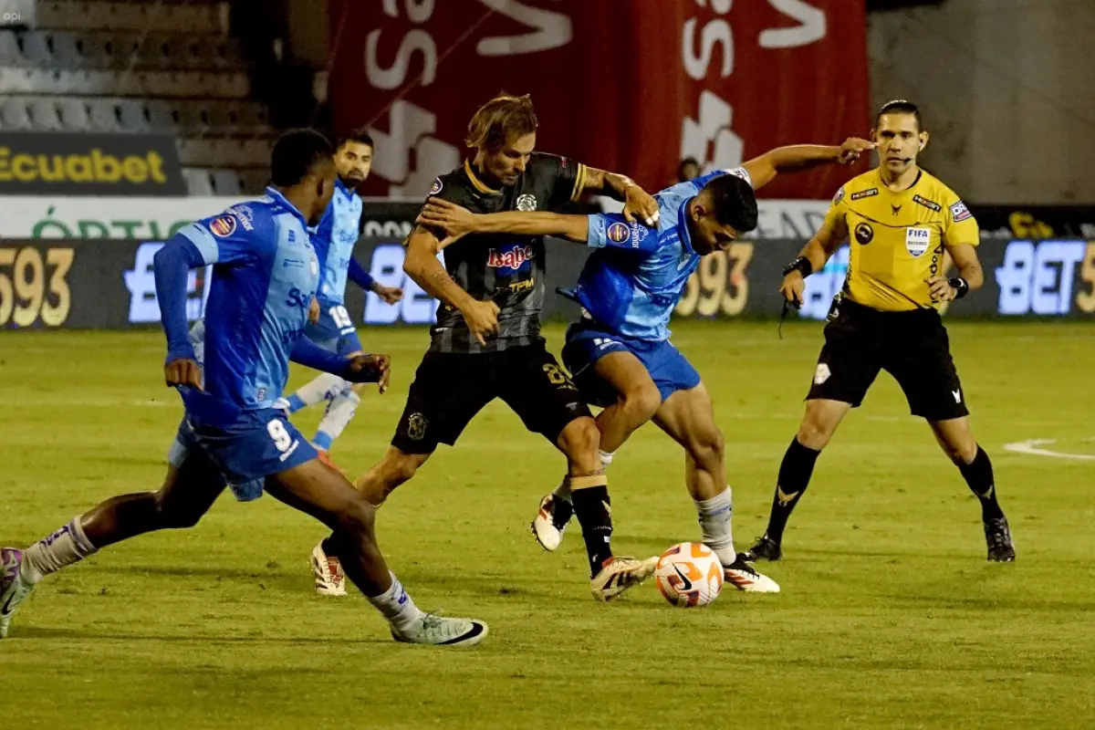 Manta FC logró un empate 2-2 frente a Macará en el estadio Bellavista de Ambato, en el arranque de la fecha 15 de la LigaPro.