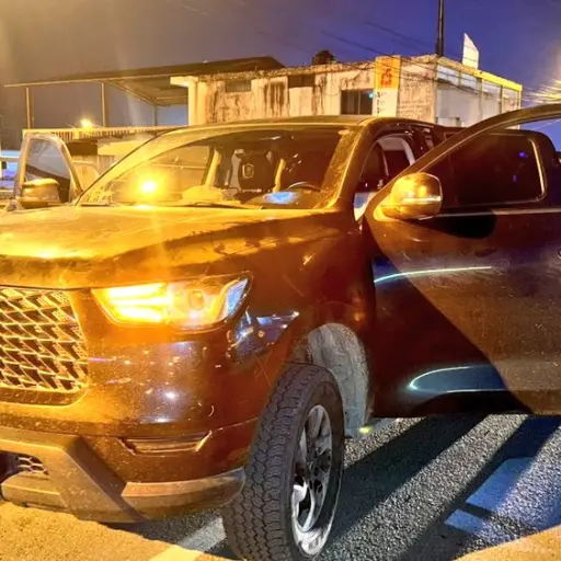 Operativo policial en El Triunfo: Dos aprehendidos con arma de fuego tras persecución