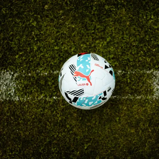LaLiga y Puma presentan el balón para la temporada 2025-2026 con “nuevos colores” y “una estética más depurada”