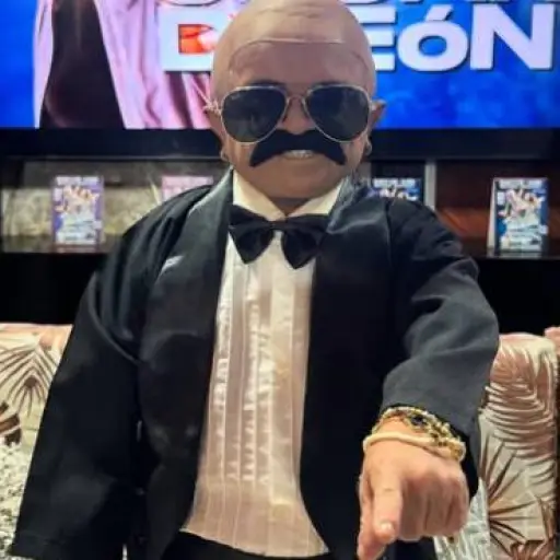 El influencer ecuatoriano, Jorgito el Guayaco, recrea icónico look de Óscar D’León en redes sociales