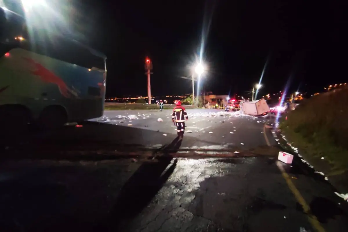 Choque en la Panamericana Sur causa víctimas mortales en madrugada del viernes
