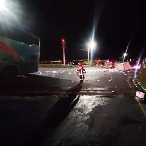 Accidente en la Panamericana Sur registrado la madrugada de este viernes deja dos muertos y siete heridos