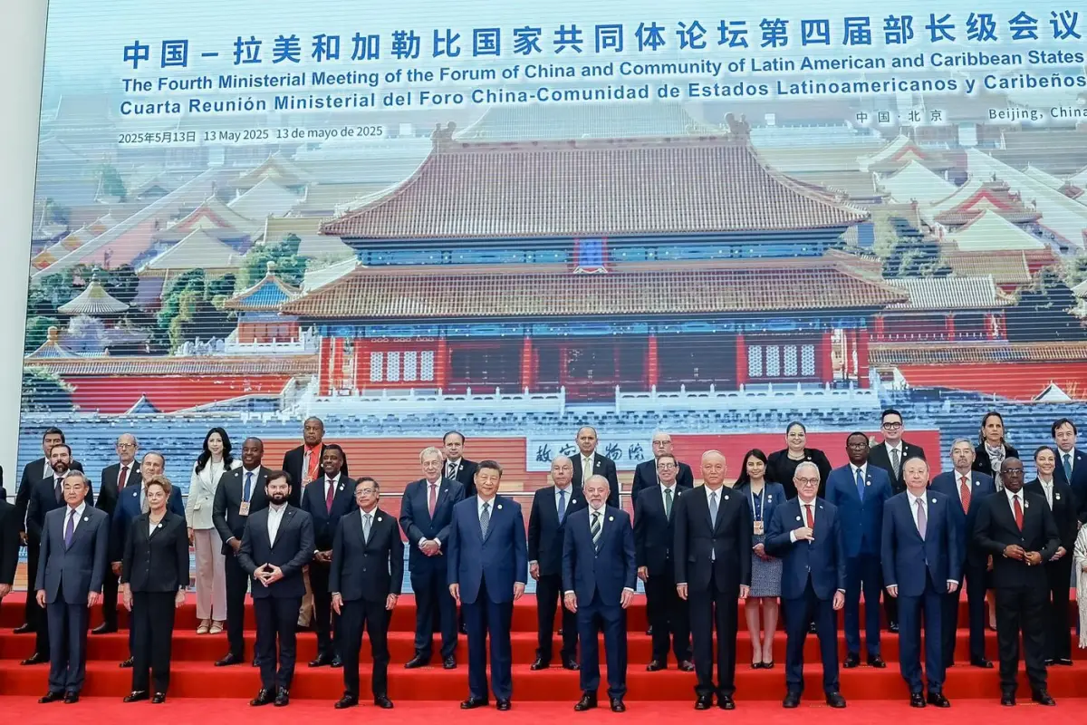 Ministra de Finanzas de Ecuador explora opciones de financiamiento con bancos soberanos de China