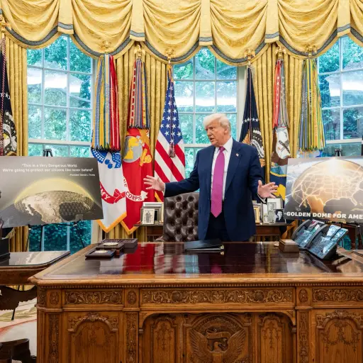Donald Trump oficializa la construcción del sistema de defensa antimisiles “Domo Dorado” para proteger Estados Unidos