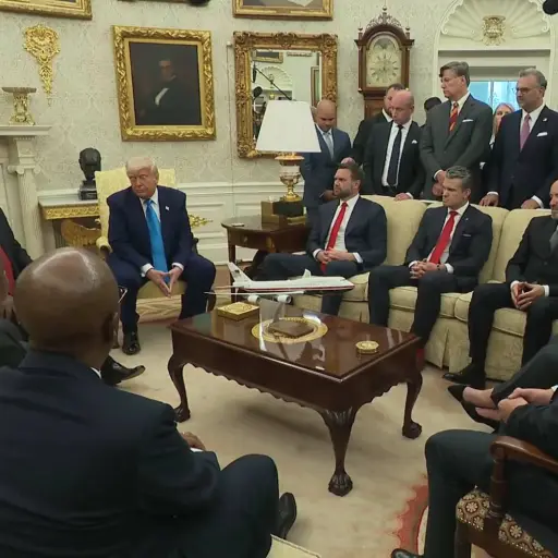Tensa reunión entre el presidente Donald Trump y su homólogo de Sudáfrica Cyril Ramaphosa en la Casa Blanca por disputas raciales
