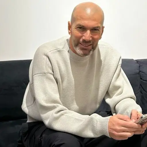 Zinedine Zidane apunta al banquillo de Francia tras la salida de Deschamps