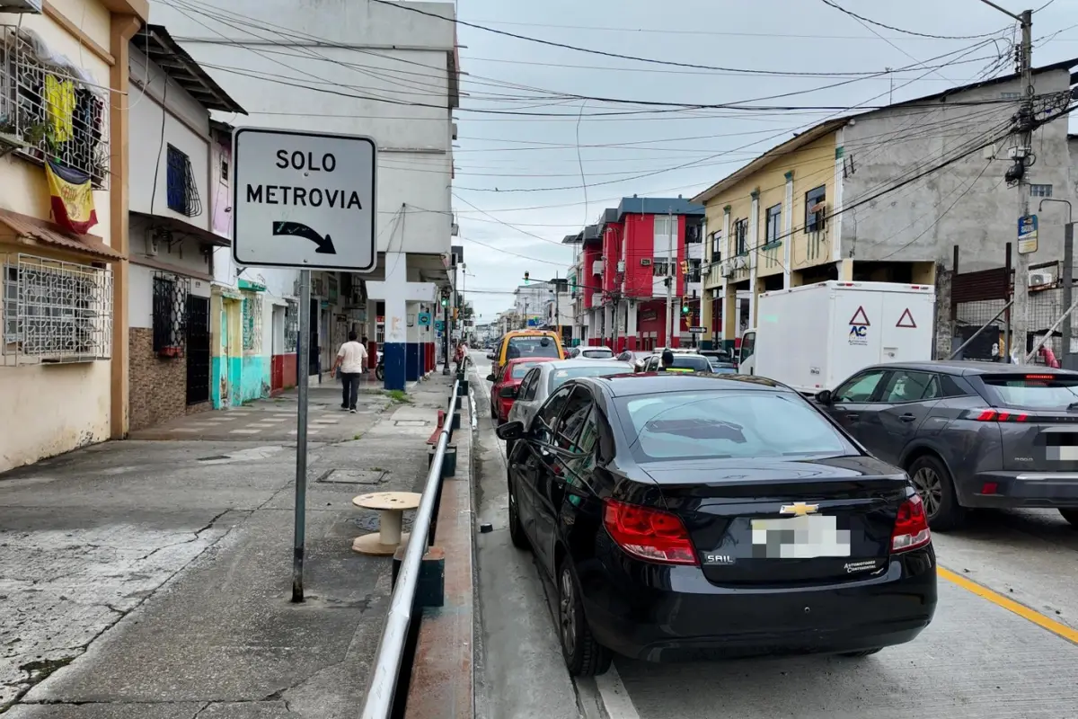 Las multas por invadir carriles de la Troncal 4 de Metrovía pueden alcanzar hasta , según antecedentes de 2024.