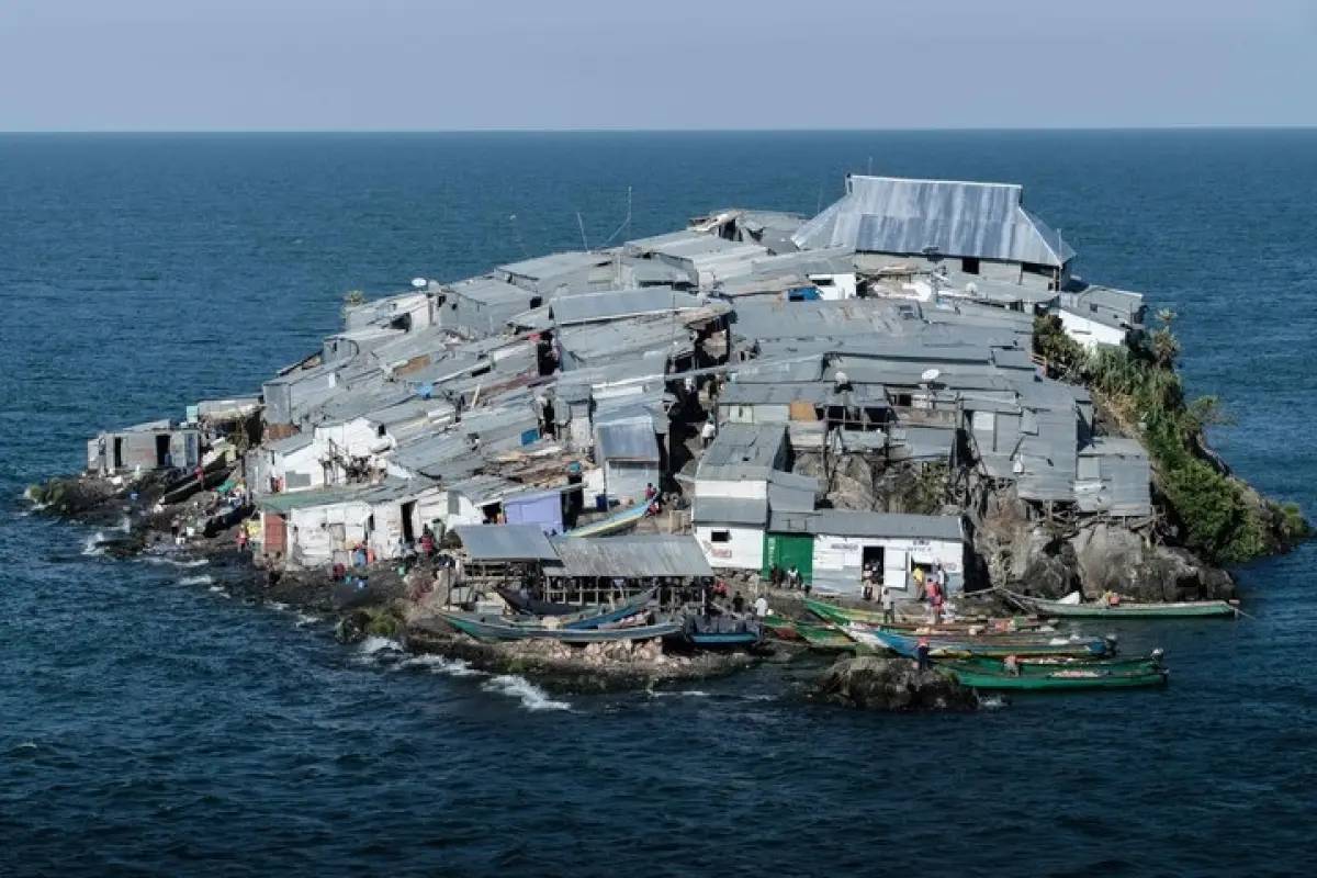La isla Migingo, una roca de apenas 2 mil metros cuadrados en el Lago Victoria, África Oriental, alberga a unas 500 personas.