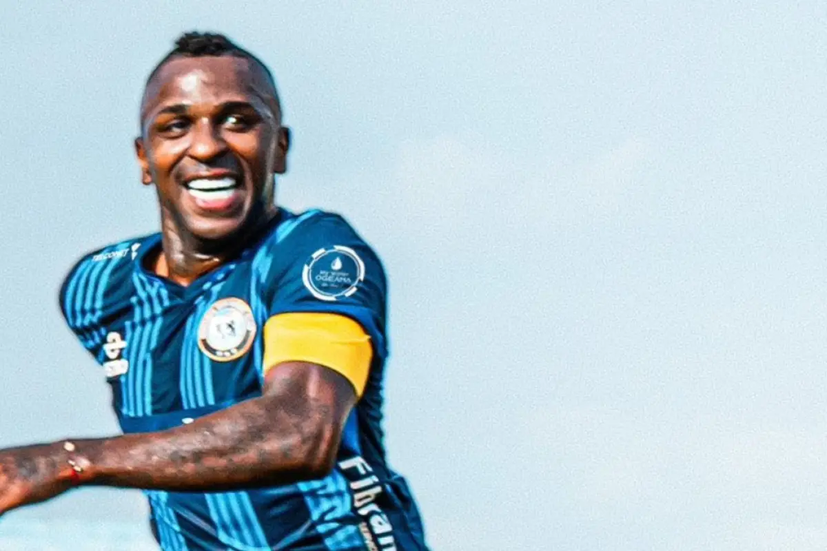 El futbolista Miller Bolaños fue detenido en el cantón Daule por el presunto delito de tenencia y porte de arma de fuego. (Guayaquil City).