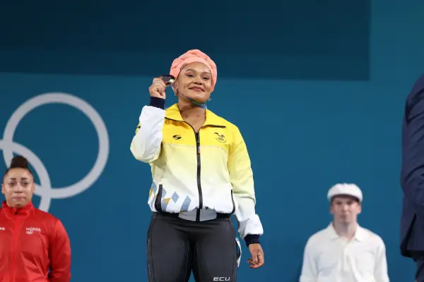 La pesista ecuatoriana Neisi Dajomes durante su participación en los Juegos Olímpicos de París.