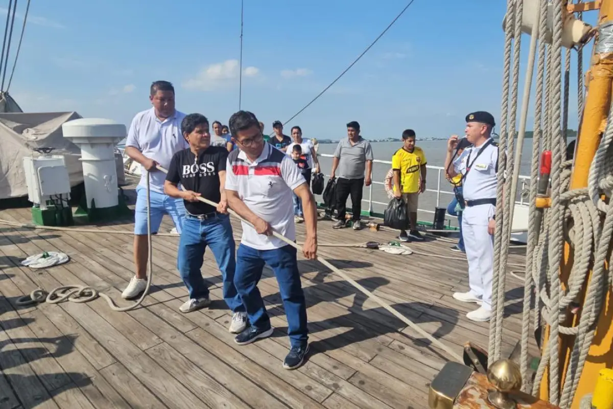 armada, Los recorridos guiados en el buque ofrecen una ventana al pasado y presente de la Armada ecuatoriana.