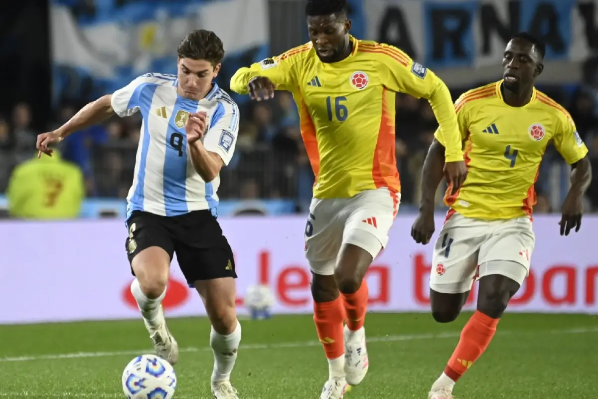 Colombia empató 1-1 con Argentina en el Estadio Más Monumental por la fecha 16 de las eliminatorias sudamericanas al Mundial 2026.