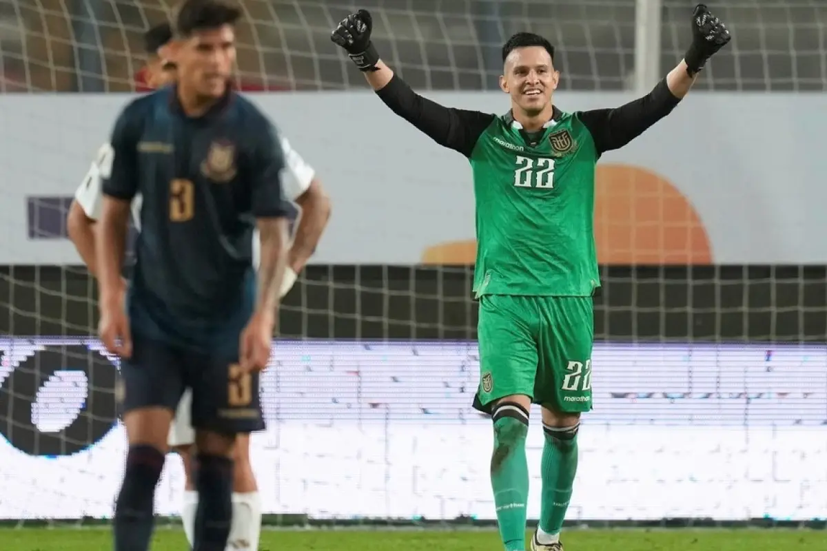 Los futbolistas ecuatorianos Gonzalo Valle y Piero Hincapié figuran en el once ideal de las fechas 15 y 16 de las eliminatorias sudamericanas rumbo al Mundial 2026.